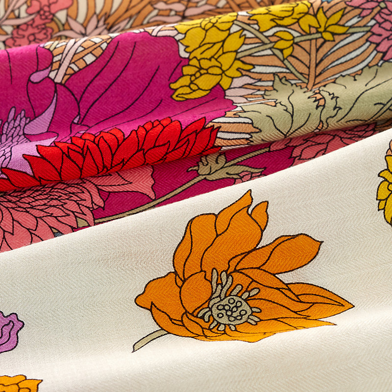 エルメス　トライアングルジェアン　カシシル　ローブレジェール　新品未使用　馬 トライアングル ジェアン カシミアシルク 《ローブ・レジェール